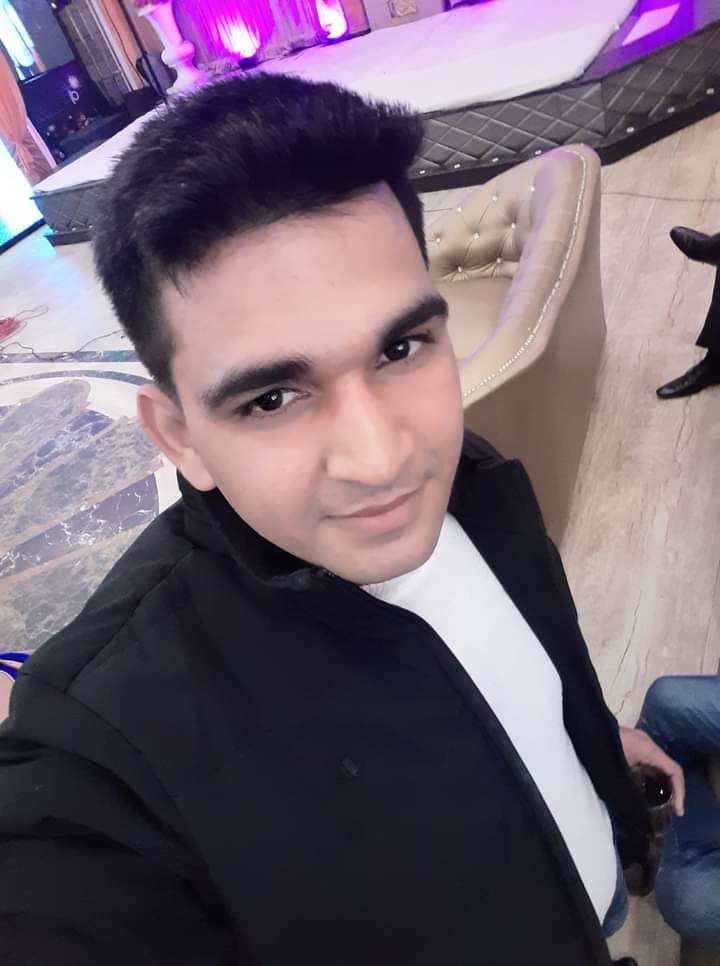 Profile photograph of Pankaj Gaur