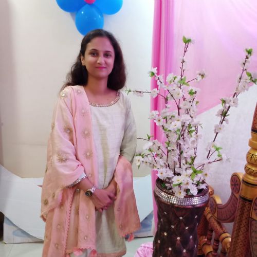 Profile photograph of Ishwari Pawar
